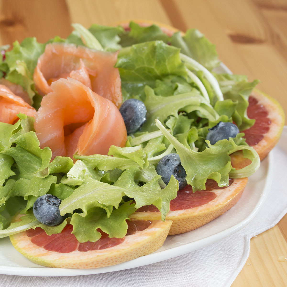 Salmone e lattughino